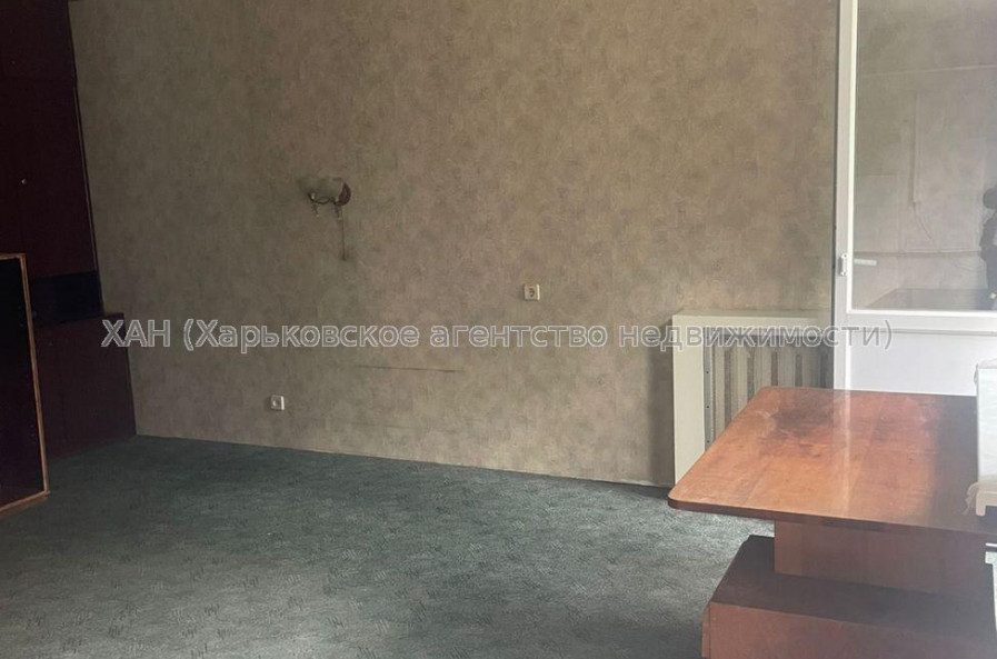 Продам квартиру, Космонавтов ул. , 1  ком., 28 м², советский ремонт 