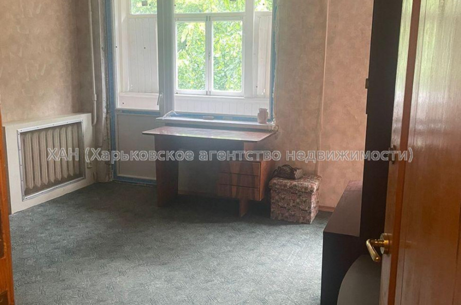 Продам квартиру, Космонавтов ул. , 1  ком., 28 м², советский ремонт 