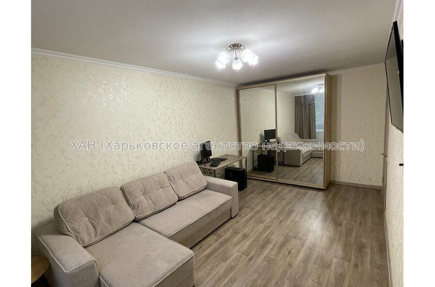 Продам квартиру, Каденюка ул. , 2 кім., 44 м², капитальный ремонт 