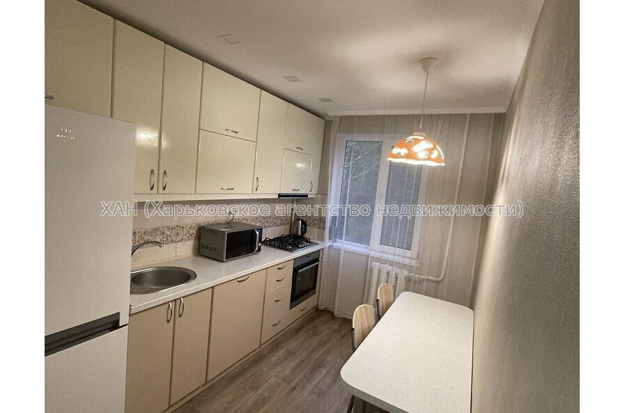 Продам квартиру, Каденюка ул. , 2 кім., 44 м², капитальный ремонт 