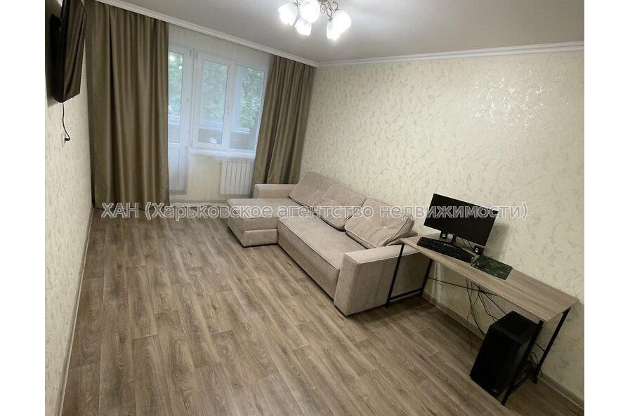 Продам квартиру, Каденюка ул. , 2 кім., 44 м², капитальный ремонт 