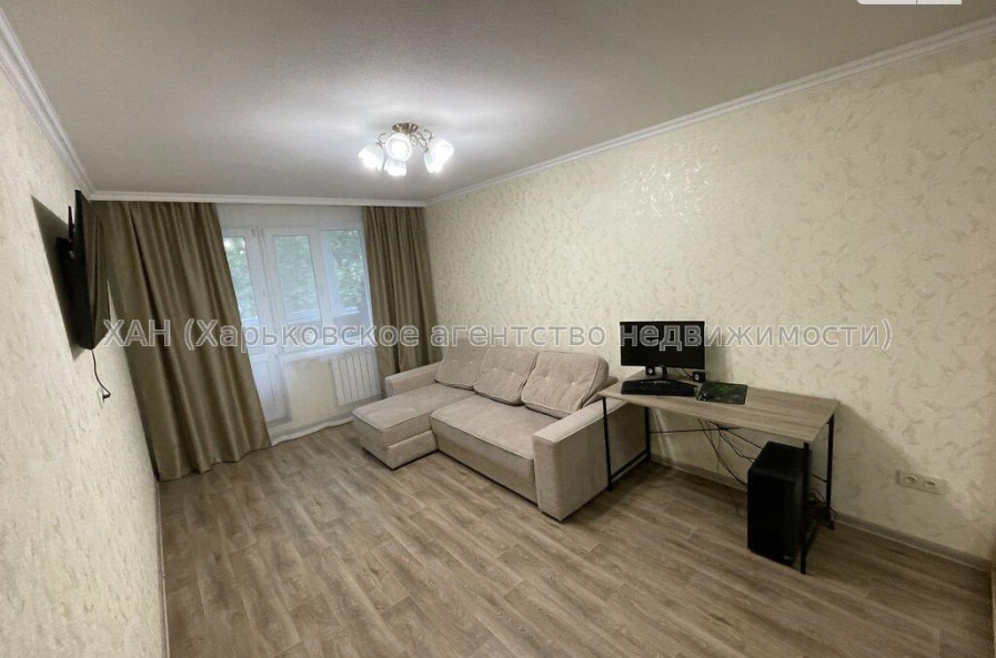 Продам квартиру, Каденюка ул. , 2 кім., 44 м², капитальный ремонт 