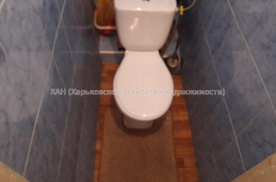 Продам квартиру, Валентиновская ул. , 1 кім., 27 м², косметический ремонт 