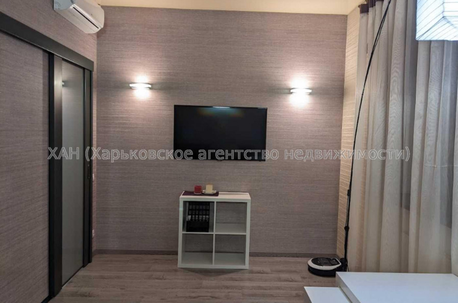 Продам квартиру, Верхнегиевская ул. , 2  ком., 54 м², евроремонт 