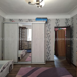 Продам квартиру, Сидоренковская ул. , 36/1, корп. 5 , 3 кім., 50.60 м², косметический ремонт