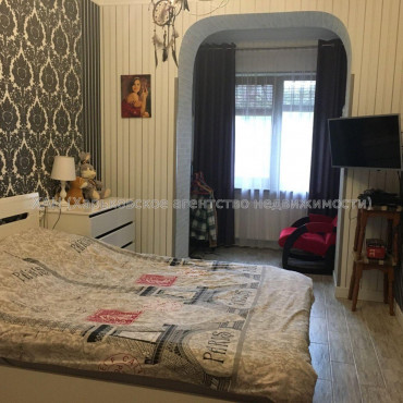 Продам квартиру, Дизельная ул. , 2 кім., 67 м², евроремонт 