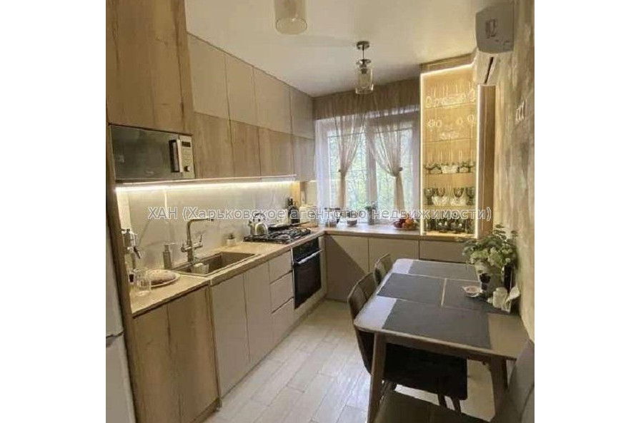 Продам квартиру, Тракторостроителей просп. , 3 кім., 61 м², евроремонт 