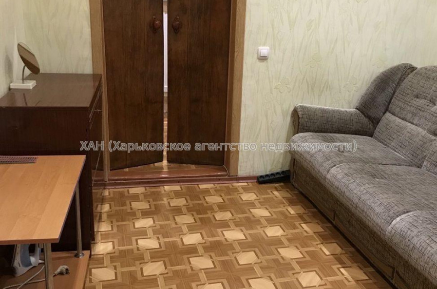 Продам квартиру, Героев Харькова просп. , 1 кім., 27 м², капитальный ремонт 