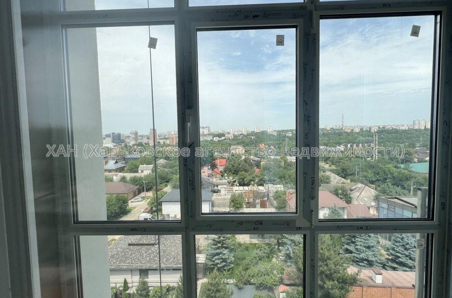 Продам квартиру, Авиационная ул. , 3  ком., 94 м², без внутренних работ 