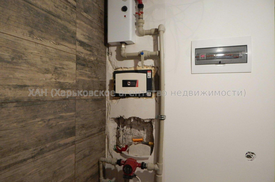 Продам квартиру, Московский просп. , 3  ком., 80.80 м², частичный ремонт 
