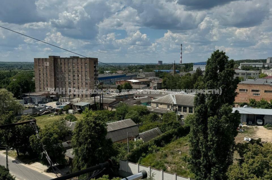 Продам квартиру, Пластичный пер. , 2  ком., 48.40 м², косметический ремонт 