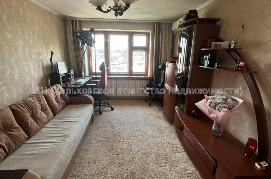 Продам квартиру, Пластичный пер. , 2  ком., 48.40 м², косметический ремонт 