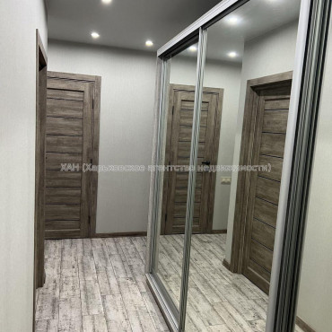 Продам квартиру, Мирная ул. , 2 кім., 80 м², евроремонт 