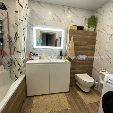 Продам квартиру, Мирная ул. , 2 кім., 80 м², евроремонт 