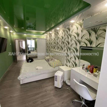 Продам квартиру, Мирная ул. , 2 кім., 80 м², евроремонт 