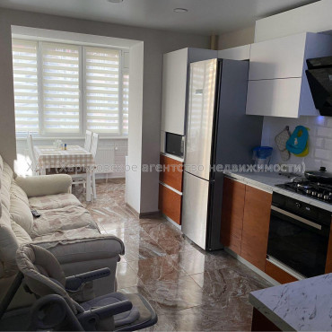 Продам квартиру, Мирная ул. , 2 кім., 80 м², евроремонт 