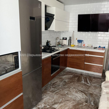 Продам квартиру, Мирная ул. , 2 кім., 80 м², евроремонт 