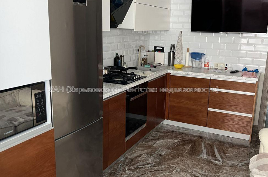 Продам квартиру, Мирная ул. , 2  ком., 80 м², евроремонт 