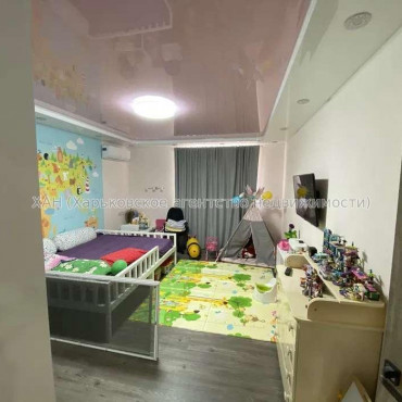 Продам квартиру, Мирная ул. , 2 кім., 80 м², евроремонт 