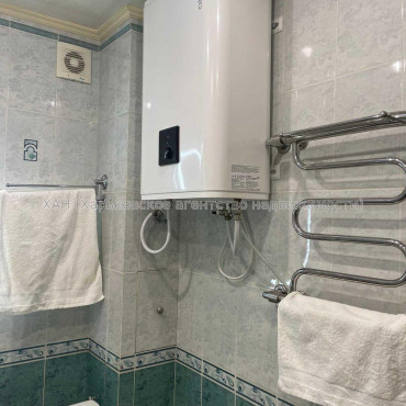 Продам квартиру, Солнечная ул. , 3 кім., 62 м², капитальный ремонт 