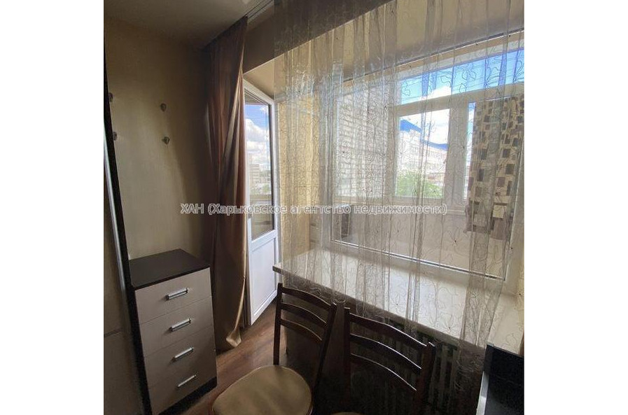 Продам квартиру, Георгия Тарасенко ул. , 1  ком., 18 м², капитальный ремонт 