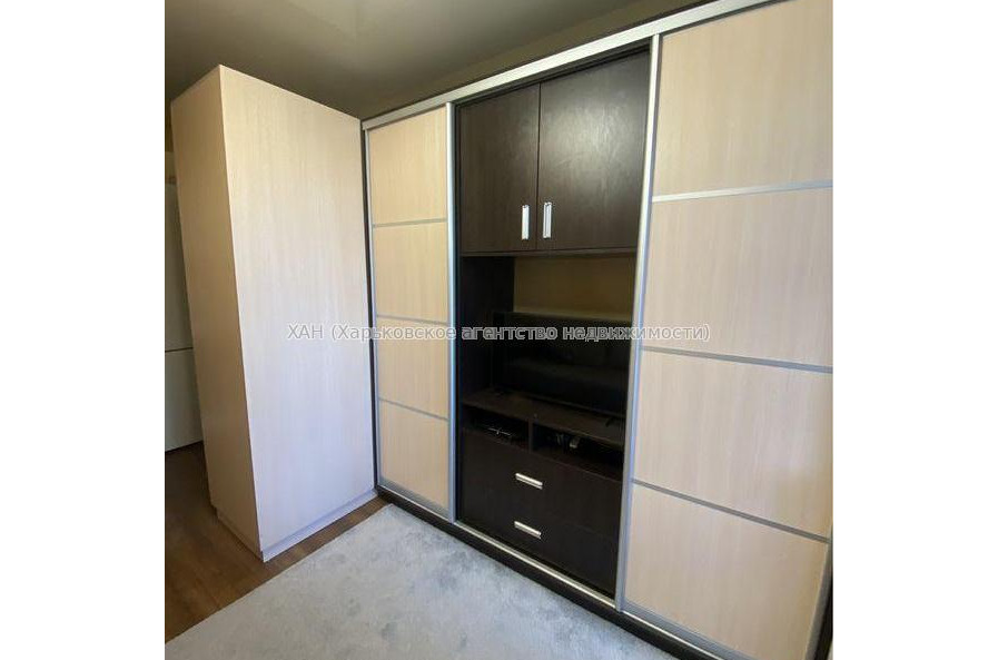 Продам квартиру, Георгия Тарасенко ул. , 1  ком., 18 м², капитальный ремонт 