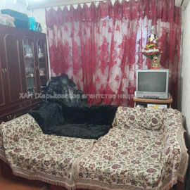 Продам квартиру, Героев Труда ул. , 1  ком., 33 м², косметический ремонт