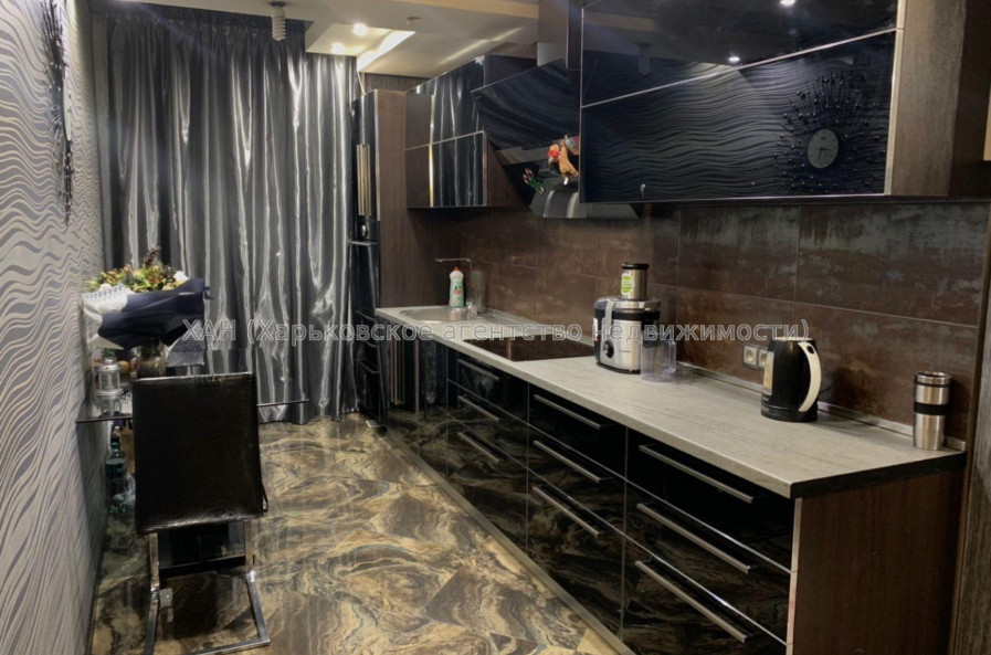 Продам квартиру, Академика Павлова ул. , 3  ком., 83 м², евроремонт 