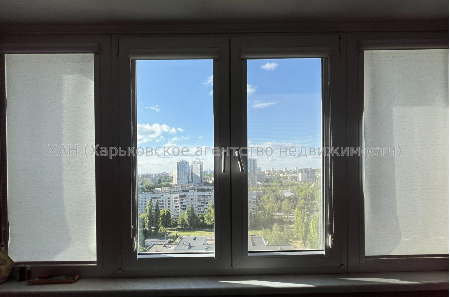 Продам квартиру, Новгородская ул. , 4  ком., 83 м², капитальный ремонт 