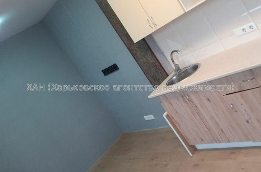 Продам квартиру, Матросова Александра ул. , 1  ком., 21.20 м², капитальный ремонт 