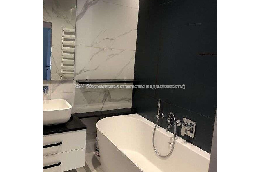 Продам квартиру, Клеменова Дача ул. , 3 кім., 104 м², евроремонт 