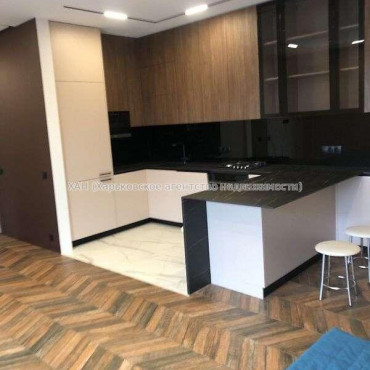 Продам квартиру, Клеменова Дача ул. , 3  ком., 104 м², евроремонт 