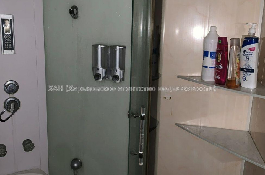 Продам квартиру, Гвардейцев Широнинцев ул. , 1 кім., 26.50 м², капитальный ремонт 