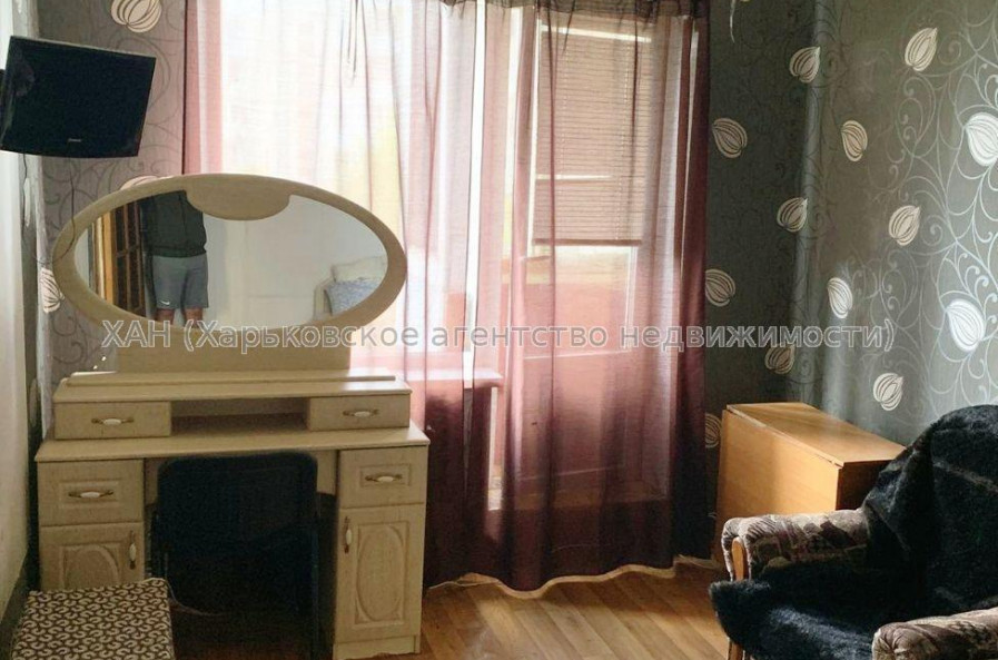 Продам квартиру, Гвардейцев Широнинцев ул. , 1  ком., 26.50 м², капитальный ремонт 