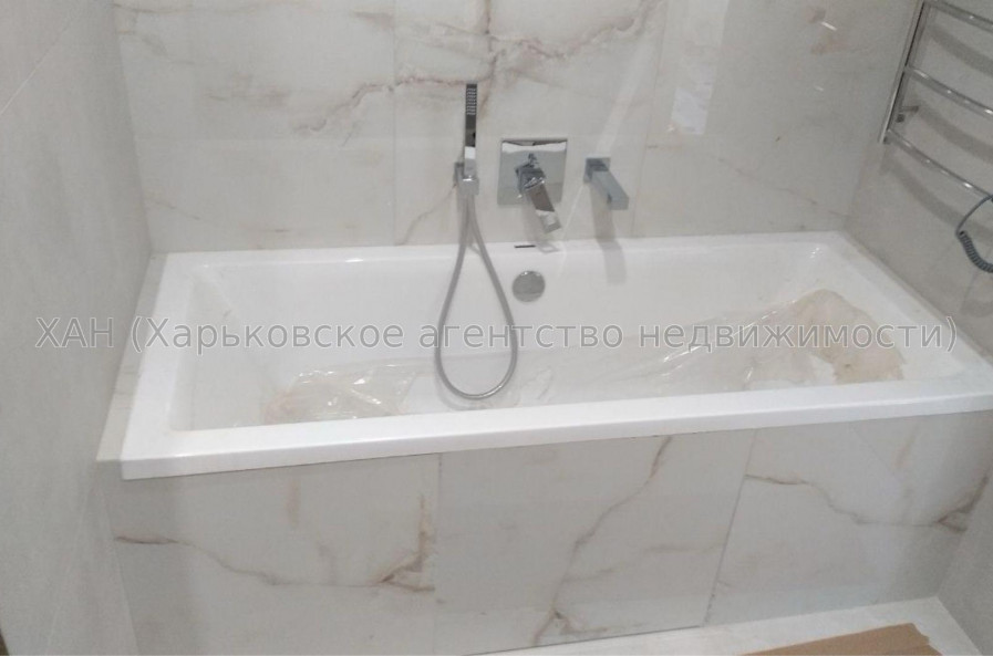 Продам квартиру, Пискуновский пер. , 2 кім., 57 м², частичный ремонт 