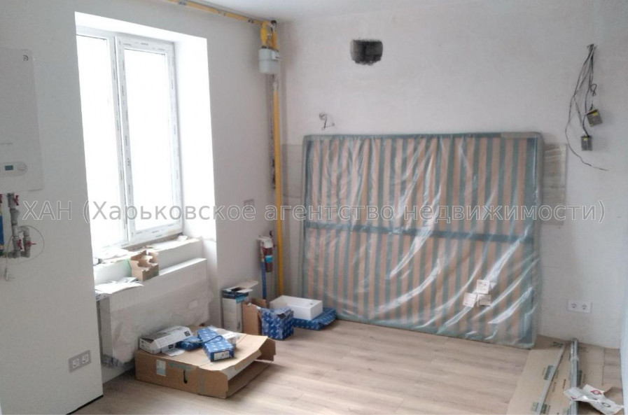 Продам квартиру, Пискуновский пер. , 2 кім., 57 м², частичный ремонт 