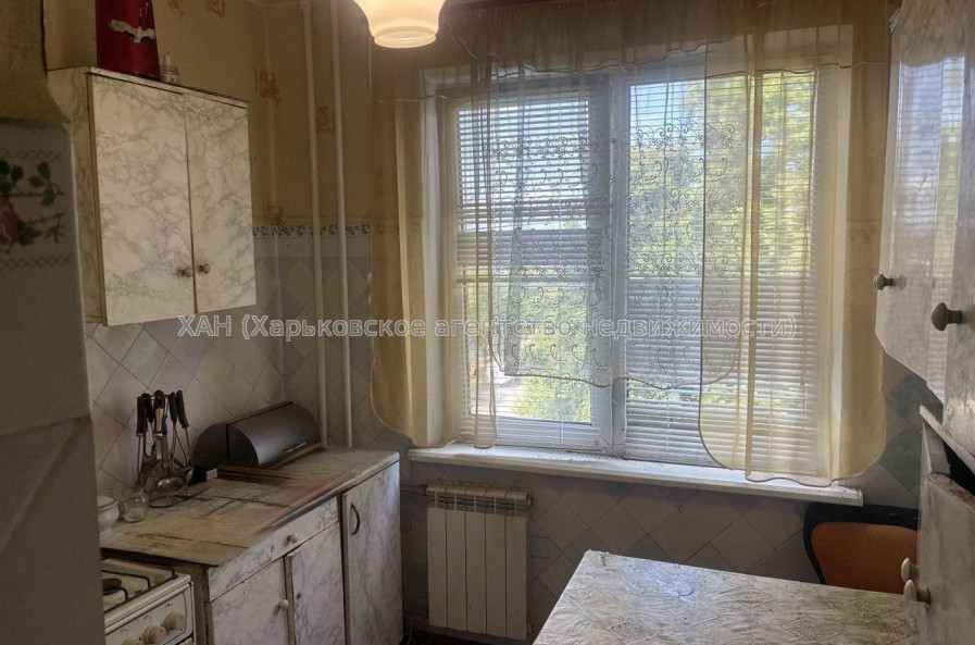 Продам квартиру, Непокоренных ул. , 15Б , 1 кім., 36 м², косметический ремонт 