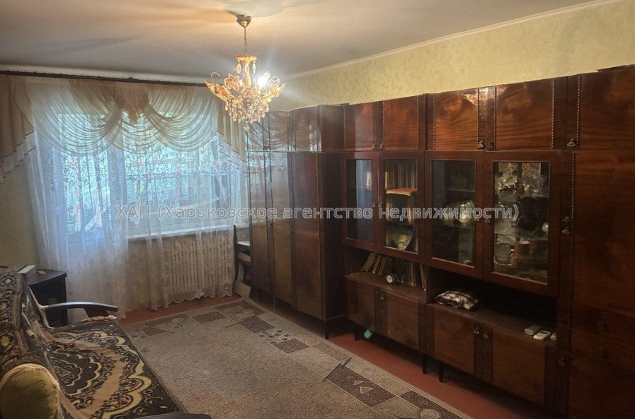 Продам квартиру, Непокоренных ул. , 15Б , 1 кім., 36 м², косметический ремонт 