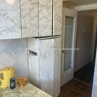 Продам квартиру, Непокоренных ул. , 15Б , 1 кім., 36 м², косметический ремонт 