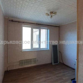 Продам квартиру, Салтовское шоссе , 3  ком., 70 м², советский ремонт