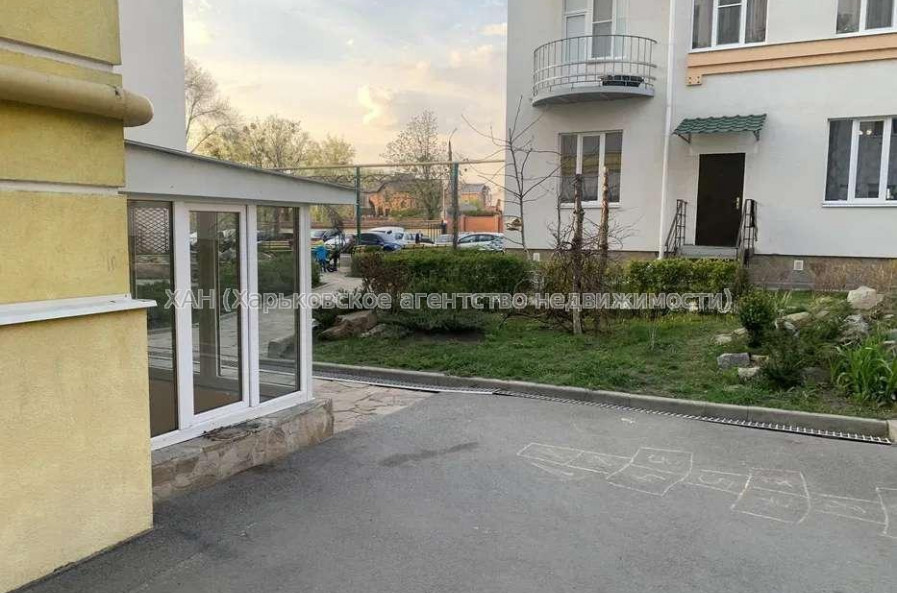 Продам квартиру, Переяславская ул. , 1 кім., 50 м², авторский дизайн 
