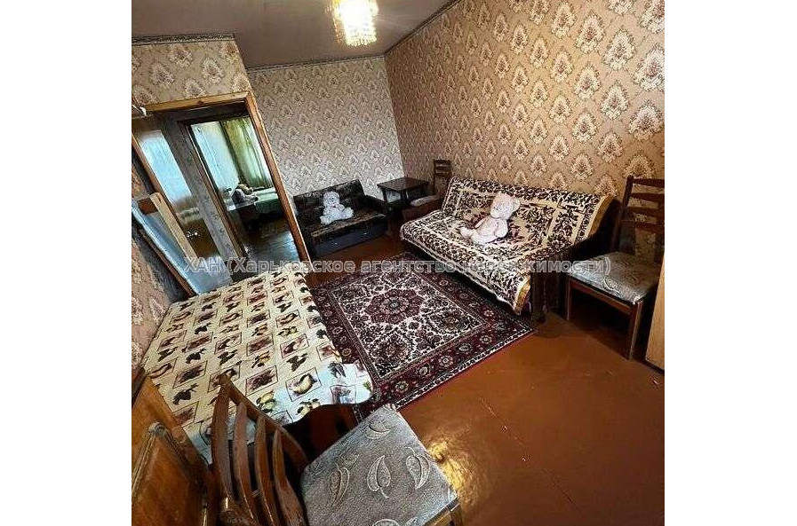 Продам квартиру, Единства ул. , 3 кім., 64 м², косметический ремонт 