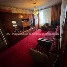 Продам квартиру, Единства ул. , 3 кім., 64 м², косметический ремонт