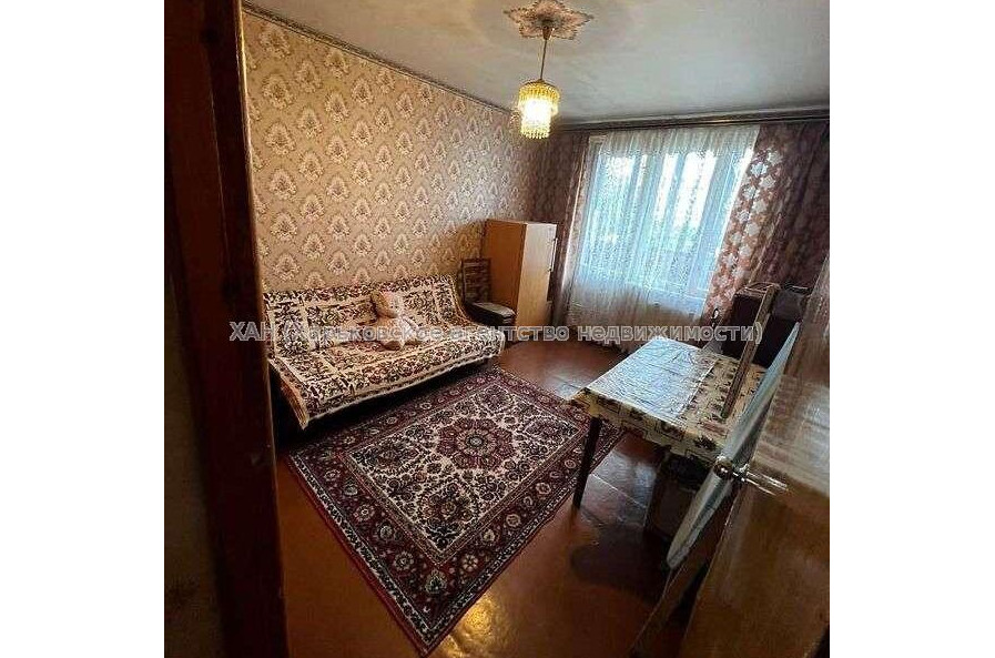 Продам квартиру, Единства ул. , 3 кім., 64 м², косметический ремонт 