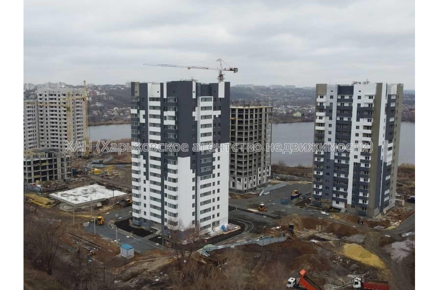 Продам квартиру, Героев Труда ул. , 2  ком., 65 м², без внутренних работ 