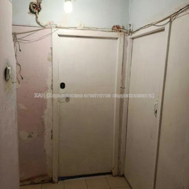 Продам квартиру, Ньютона ул. , 2 кім., 40 м², советский ремонт 