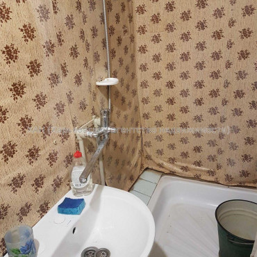 Продам квартиру, Ньютона ул. , 2  ком., 40 м², советский ремонт 