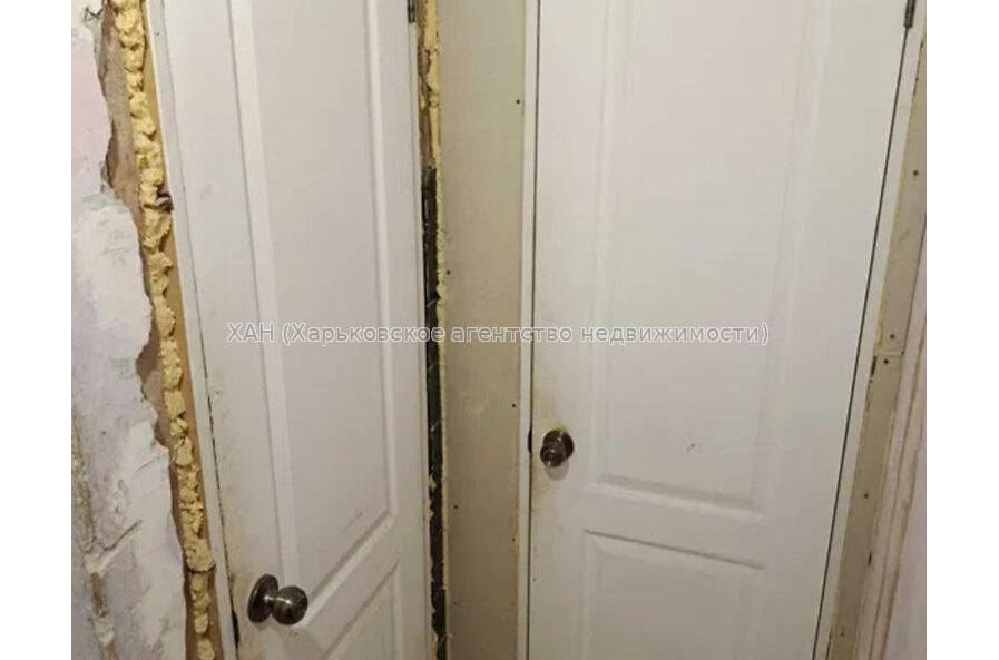 Продам квартиру, Ньютона ул. , 2 кім., 40 м², советский ремонт 
