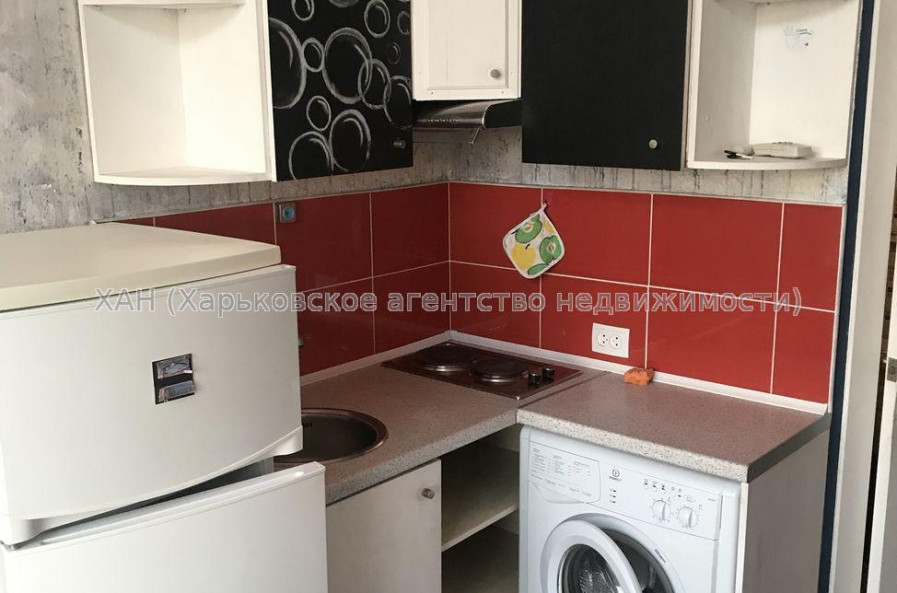 Продам квартиру, Большая Панасовская ул. , 1  ком., 18 м², капитальный ремонт 