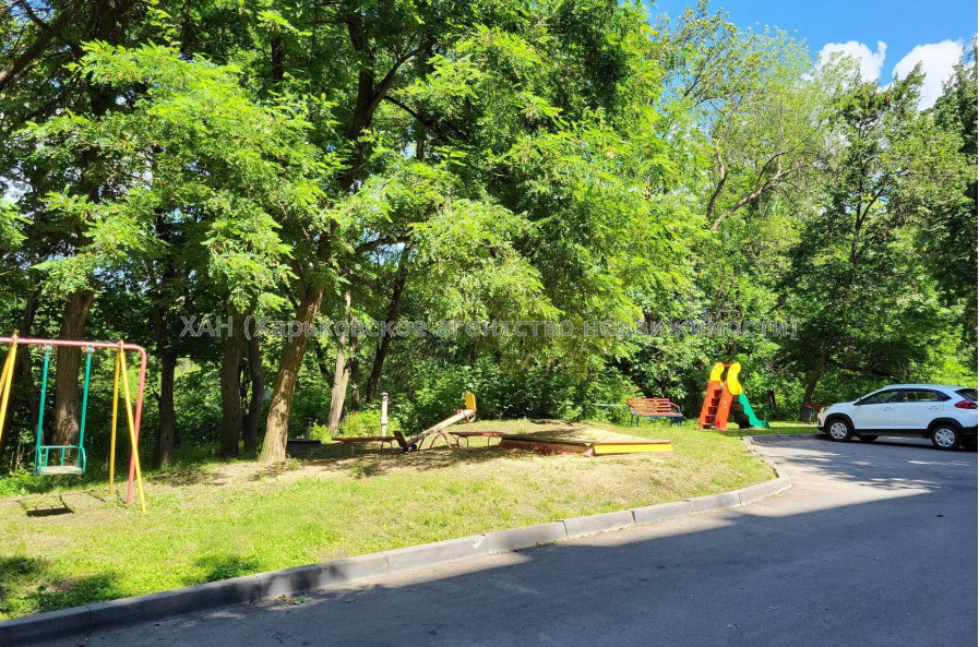 Продам квартиру, Бучмы ул. , 1 кім., 33 м², косметический ремонт 